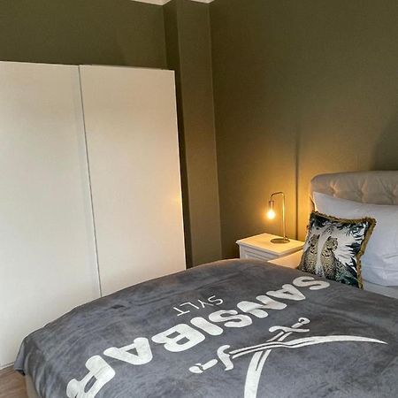 Schoene Grosse 4 Zimmer-Altbauwohnung Kiel Luaran gambar